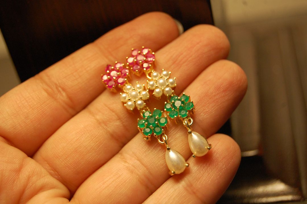 MULTI STONE FLORAL EARRINGS