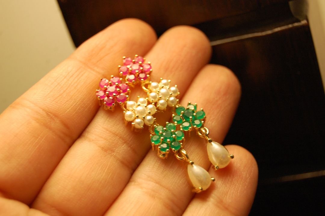 MULTI STONE FLORAL EARRINGS