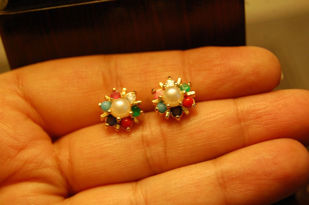 EVERYDAY STUDS IN NAURATAN & PEARLS