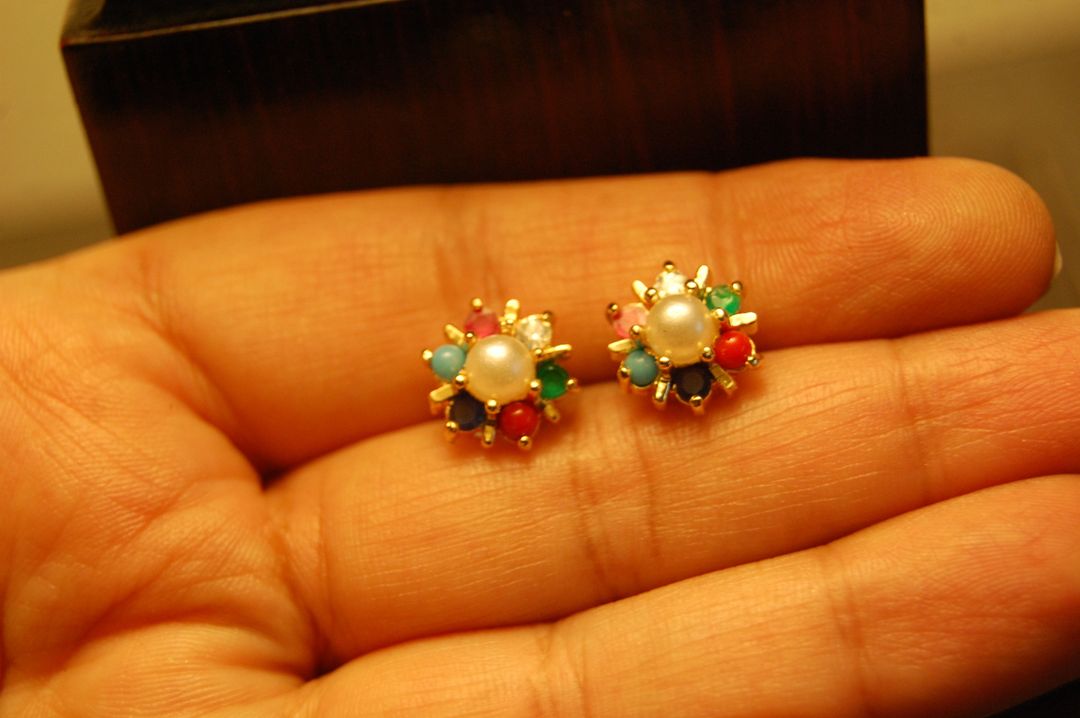 EVERYDAY STUDS IN NAURATAN & PEARLS