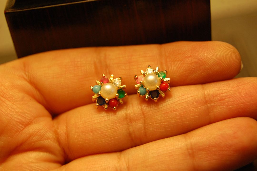 EVERYDAY STUDS IN NAURATAN & PEARLS