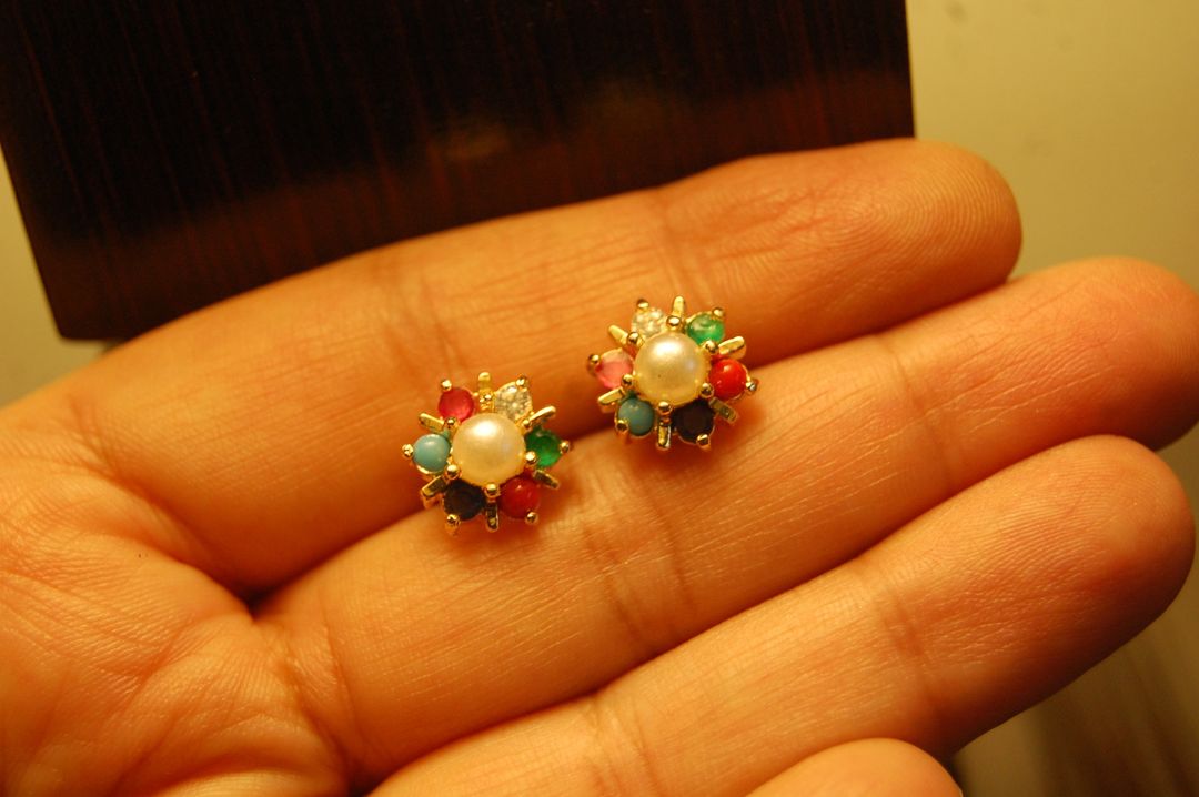 EVERYDAY STUDS IN NAURATAN & PEARLS