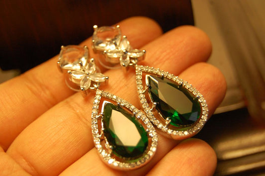 INDIAN AMERICAN ZIRCON EARRINGS IN EMERALD GREEN