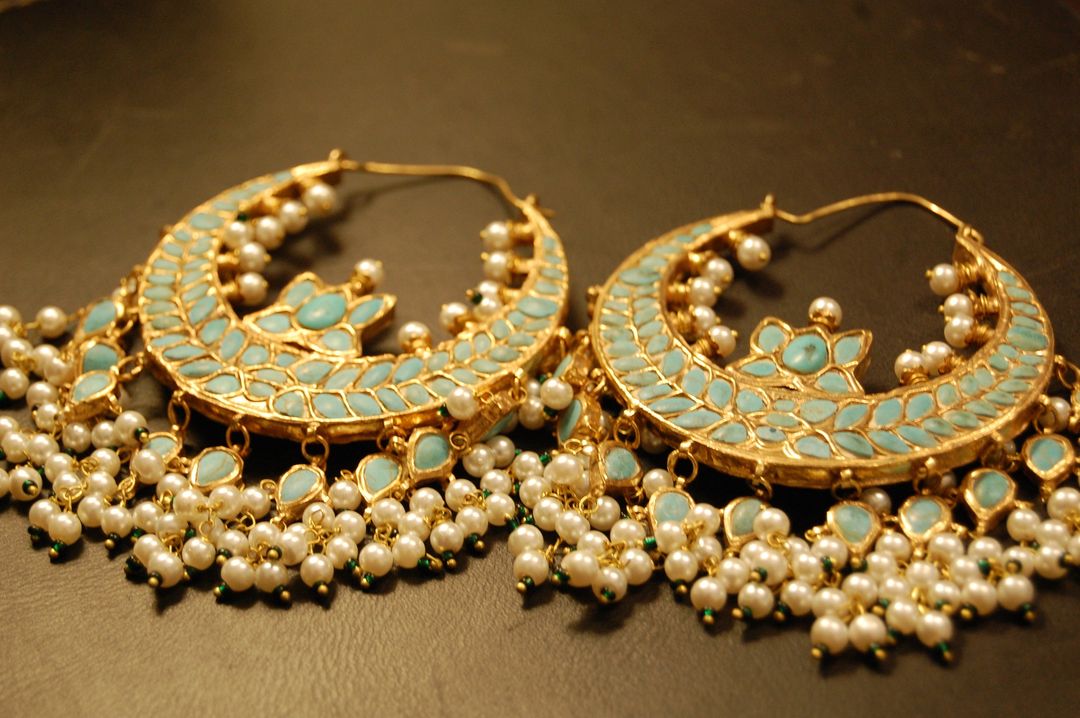 LARGE BALAS IN FEROZA & PEARLS