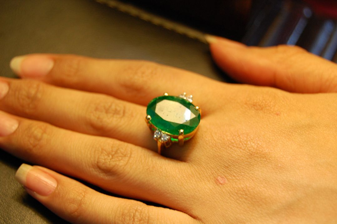 GREEN JADE RING IN SILVER WITH GOLD PLATING