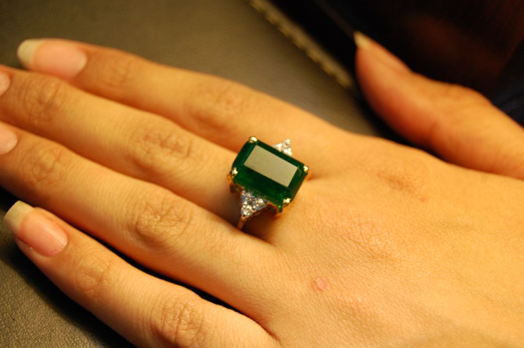 GREEN JADE RING IN SILVER WITH GOLD PLATING