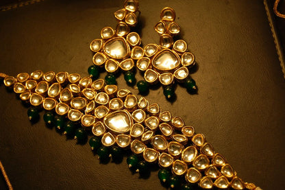 KUNDAN & GREEN CHOKER SET