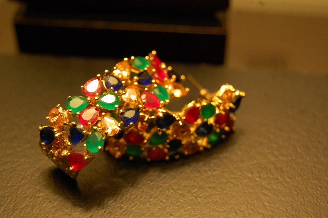 MULTI STONE EARRINGS