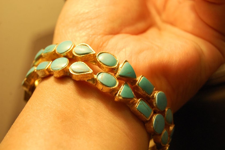 PAIR OF GORGEOUS FEROZA BANGLES