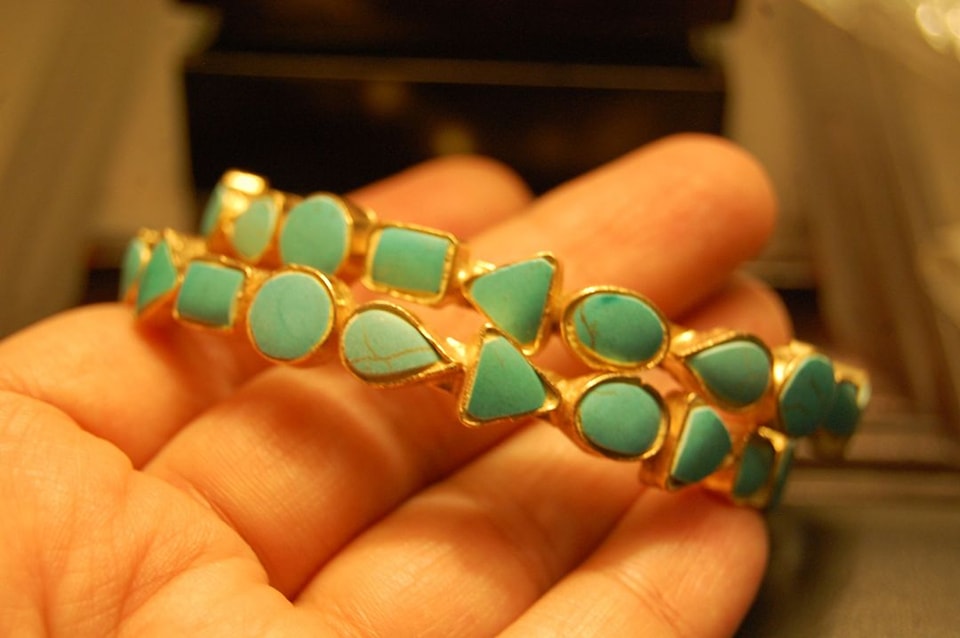 PAIR OF GORGEOUS FEROZA BANGLES