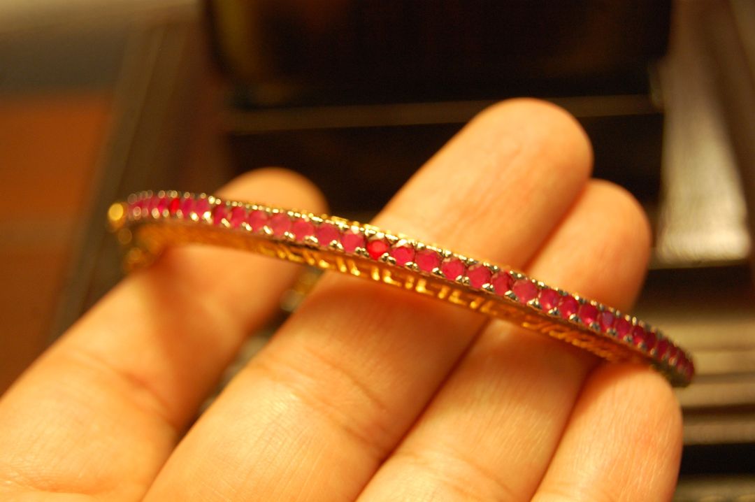 ELEGANT RED BANGLES