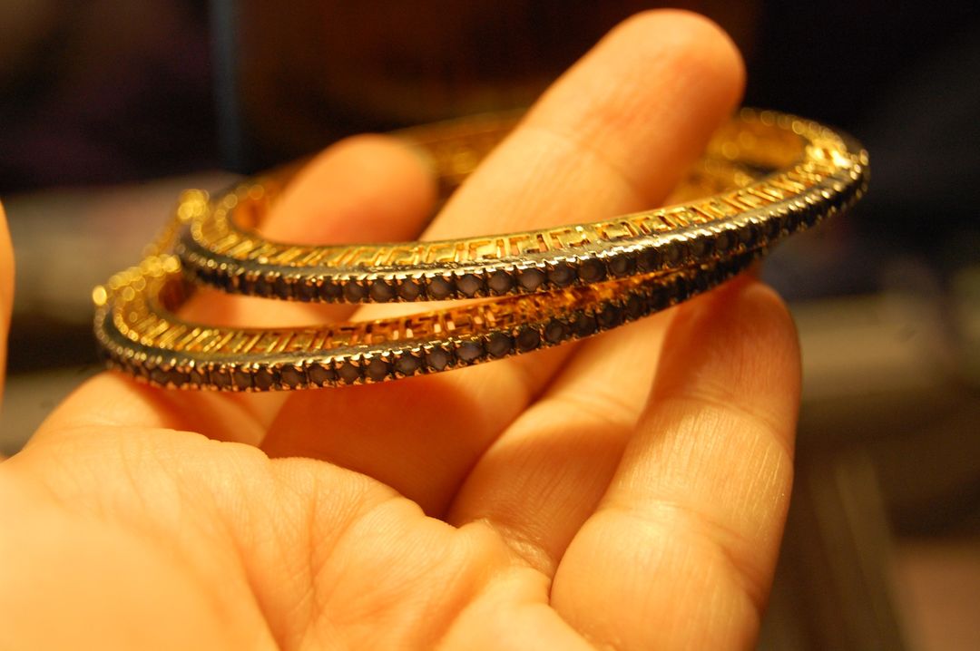 ELEGANT BLUE BANGLES