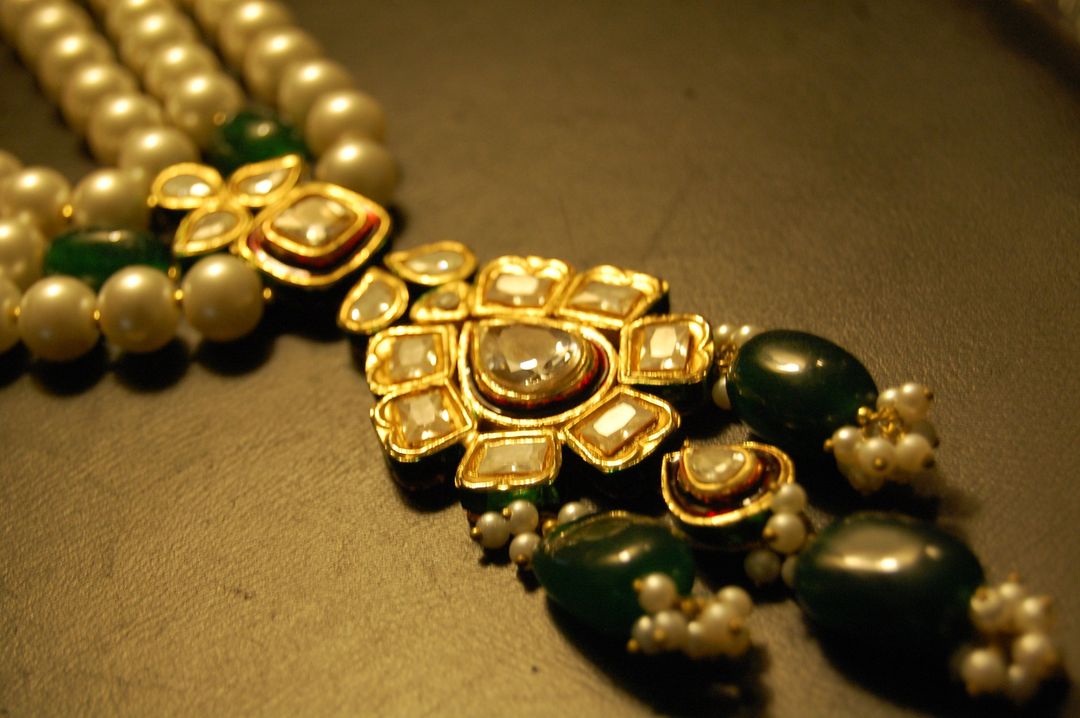 ELEGANT PEARL & KUNDAN MALA