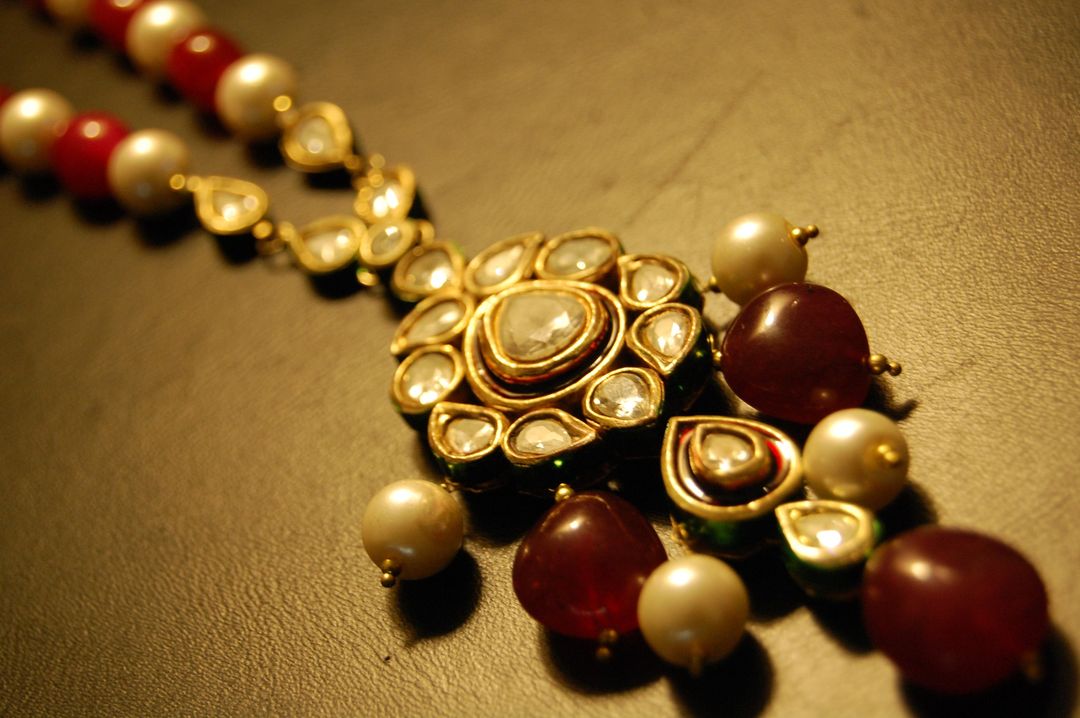 ELEGANT PEARL & KUNDAN MALA