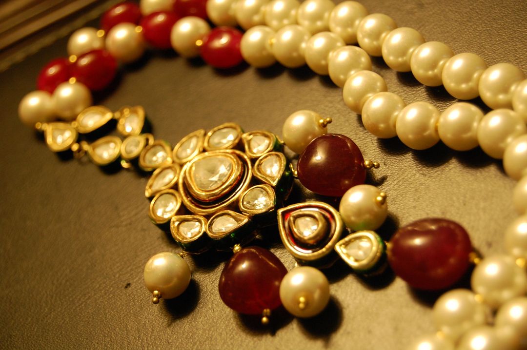 ELEGANT PEARL & KUNDAN MALA