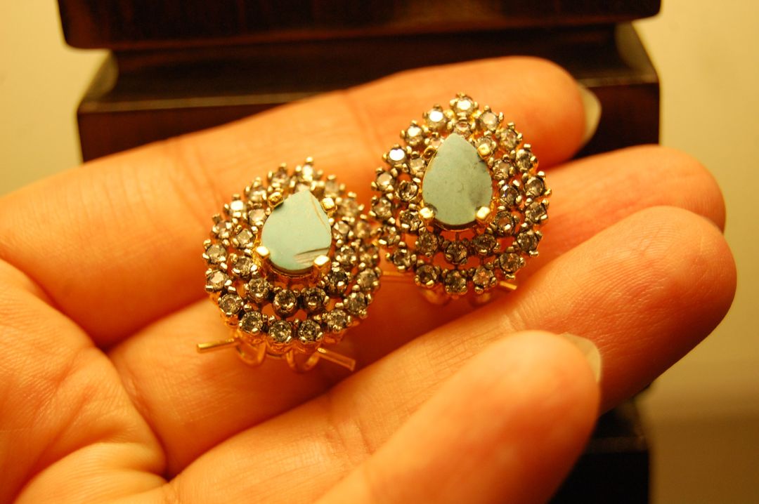 TEAR DROP EARRINGS