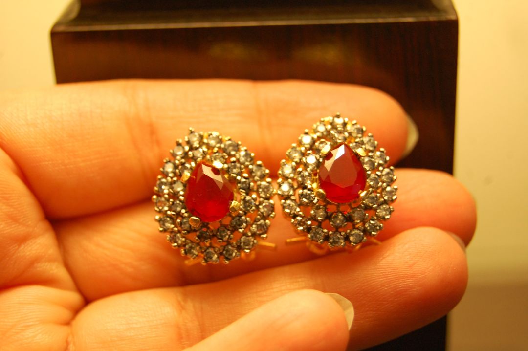 TEAR DROP EARRINGS