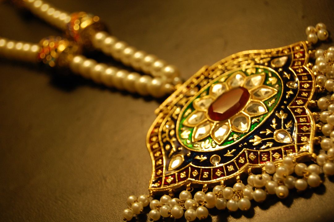 GORGEOUS KUNDAN & MEENA MALA