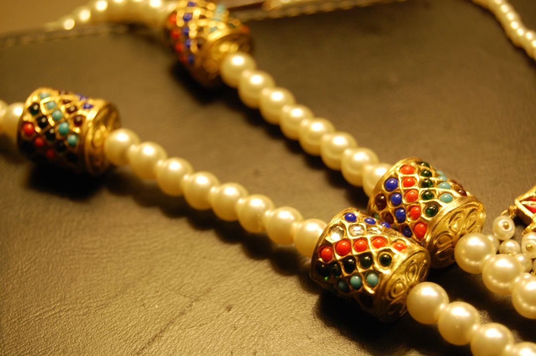 GORGEOUS KUNDAN & MEENA MALA