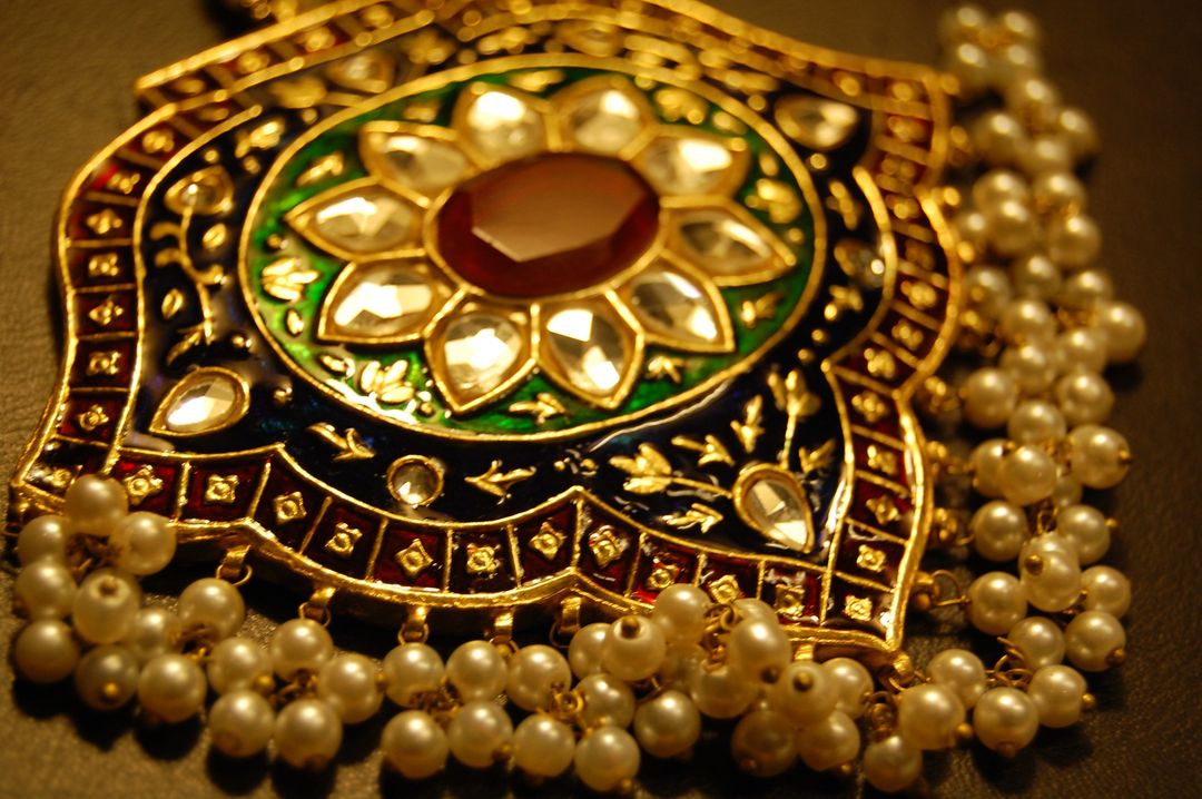 GORGEOUS KUNDAN & MEENA MALA