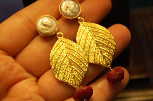 GOLD LEAVES WITH MOTHER OF PEARL