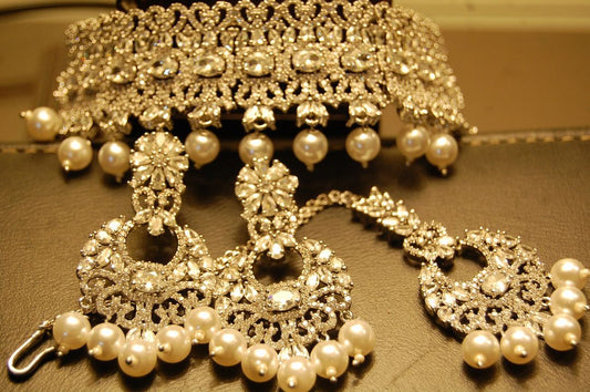 ZIRCON CHOKER SET