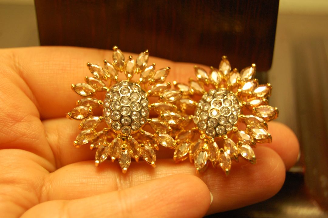 ZIRCON CHAMPAGNE EARRINGS