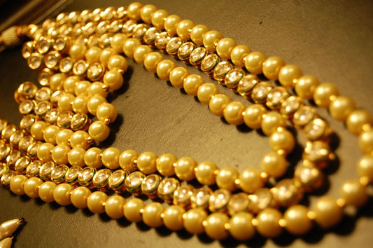 KUNDAN & PEARLS MALA & EARRINGS SET