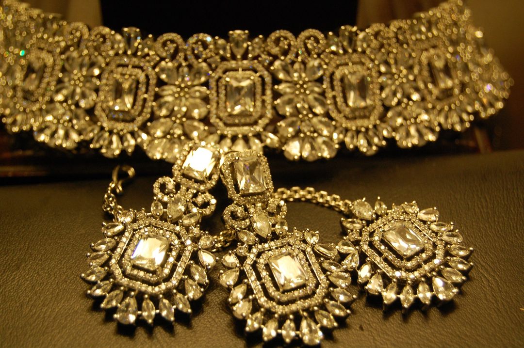 ZIRCON CHOKER SET