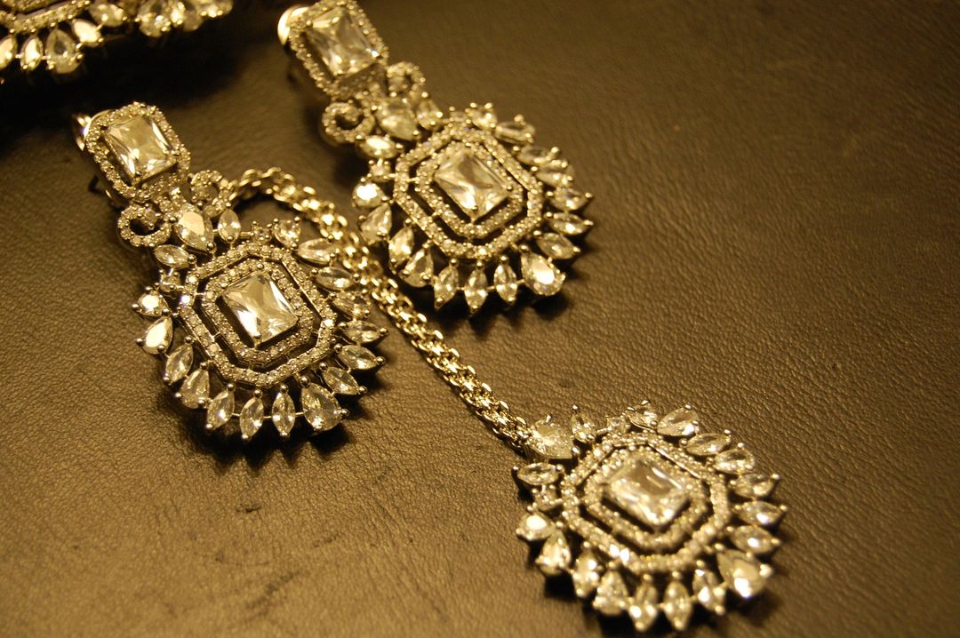 ZIRCON CHOKER SET