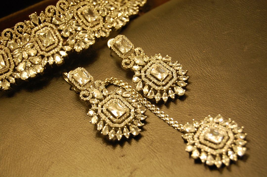 ZIRCON CHOKER SET