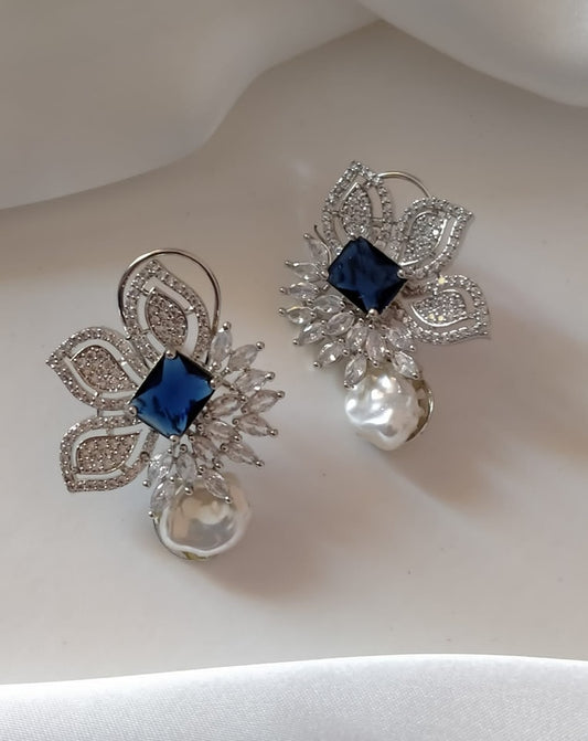 ZIRCON EARRINGS IN BLUE