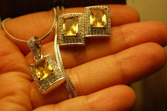 ZIRCON & YELLOW PENDENT SET