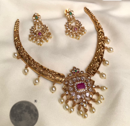 SOUTH INDIAN NECKLACE SET IN RED