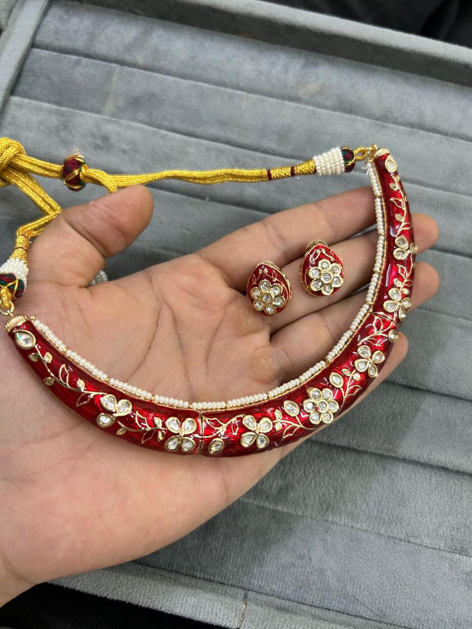 INDIAN HASLI IN RED