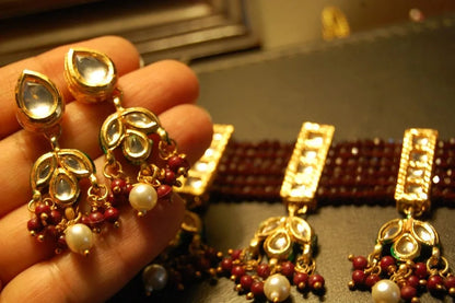 ELEGANT CHOKER KUNDAN SET IN RED