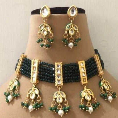 ELEGANT CHOKER KUNDAN SET IN GREEN