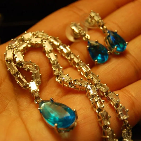 FEROZY PENDENT SET IN ZIRCONS