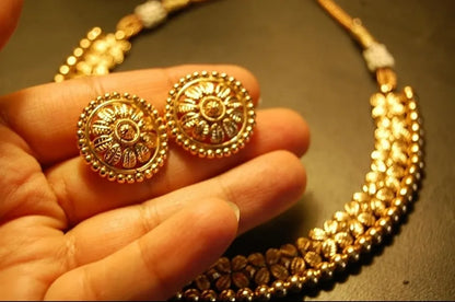 DELICATE GOLDEN GULUBAND SET