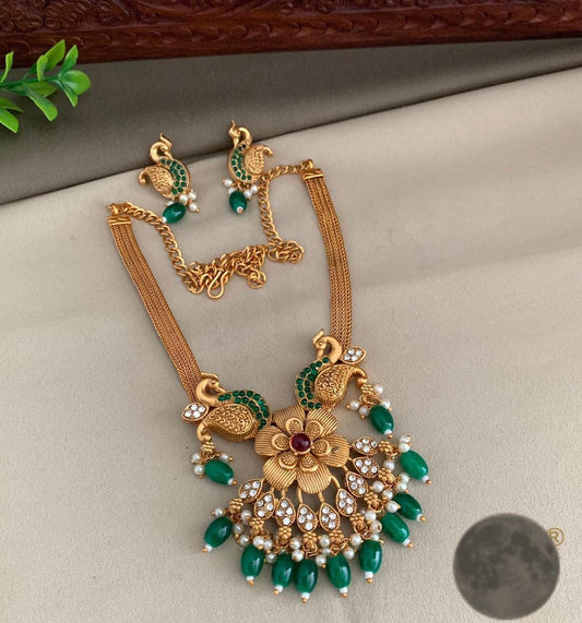 SOUTH INDIAN NECKLACE SET IN RED & GREEN