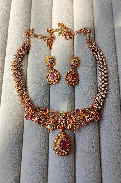 ELEGANT SOUTH INDIAN NECKLACE SET