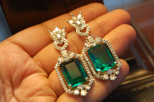 GREEN ZIRCON EARRINGS