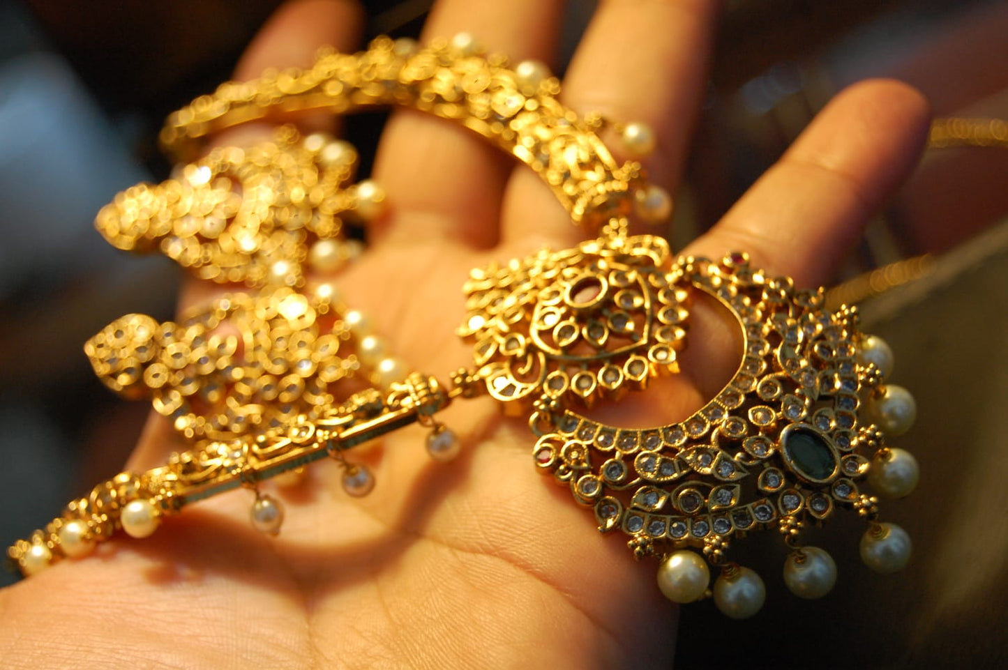 ELEGANT SOUTH INDIAN NECKLACE SET