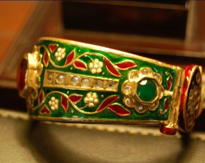 KARA IN MEENA & KUNDAN