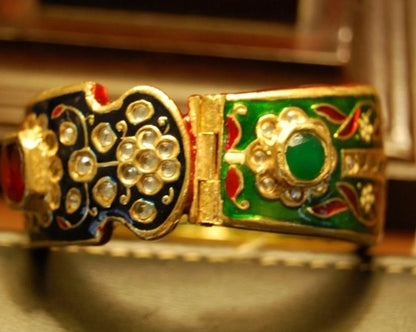 KARA IN MEENA & KUNDAN