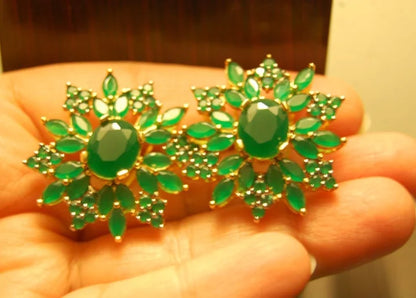 ELEGANT GREEN EARRINGS