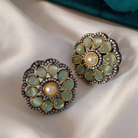 VICTORIAN EARRINGS WITH JADE GREEN STONE