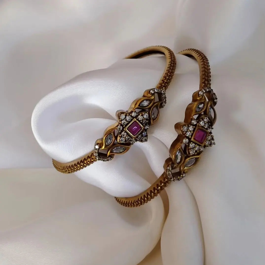 KUNDAN & RED STONE, SOUTH INDIAN BANGLES
