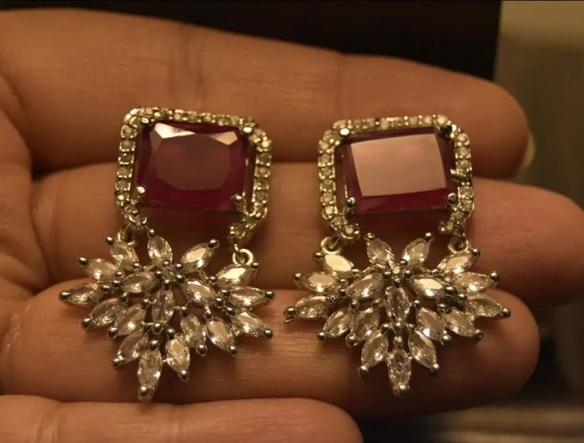 VICTORIAN RED EARRINGS
