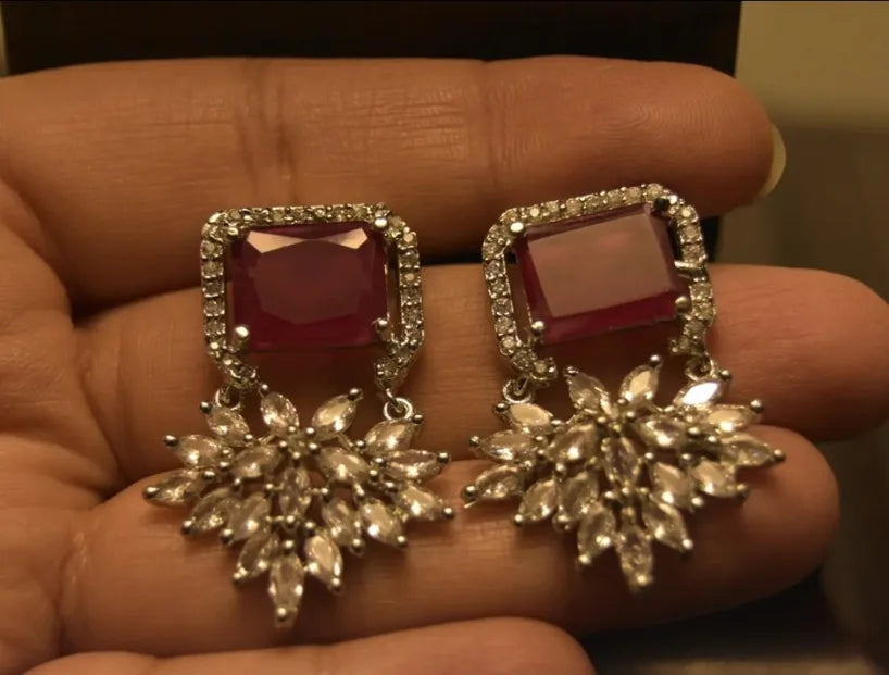 VICTORIAN RED EARRINGS